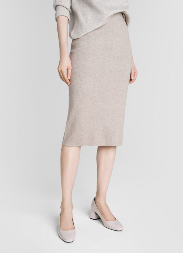 Knitted pencil skirt