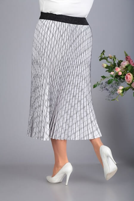 Black and white pleated skirt