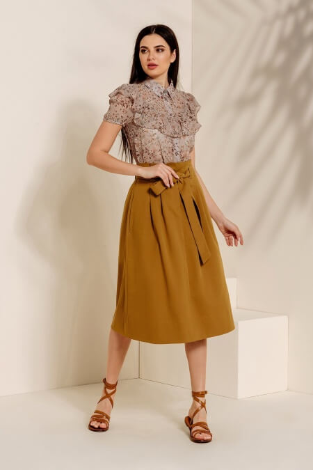 Skirt according to the figure
