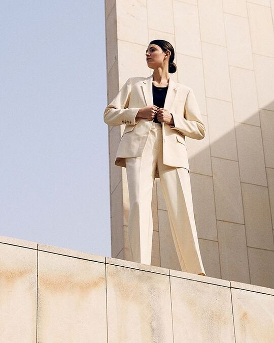 Beige costume