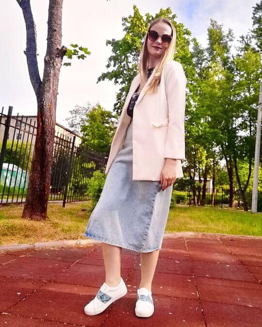 Flat-soled shoes