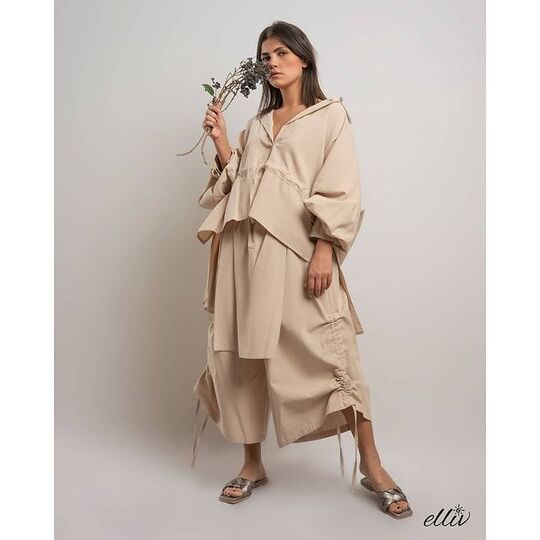 Loose-fitting clothing