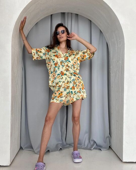 Suit with shorts