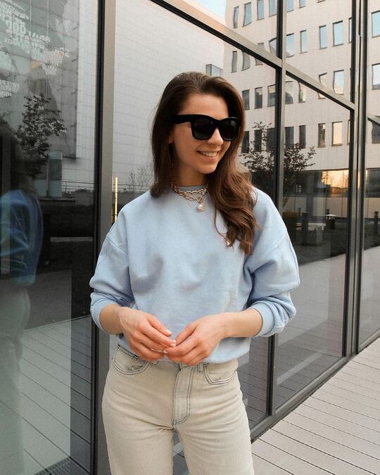 Sweatshirt