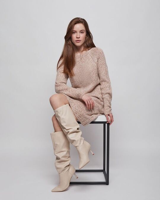 Beige boots