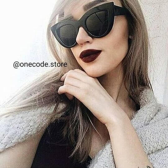 Glasses on the shape of the face