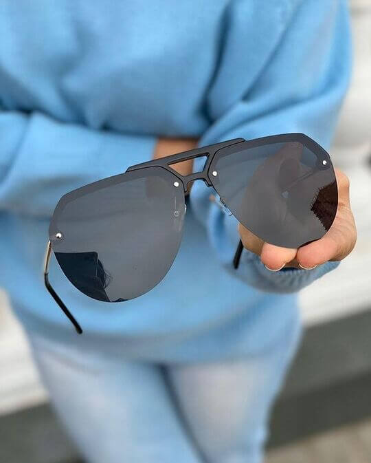 Fashionable aviator glasses