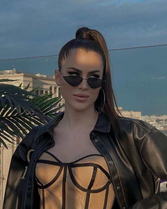 Cat's eye glasses