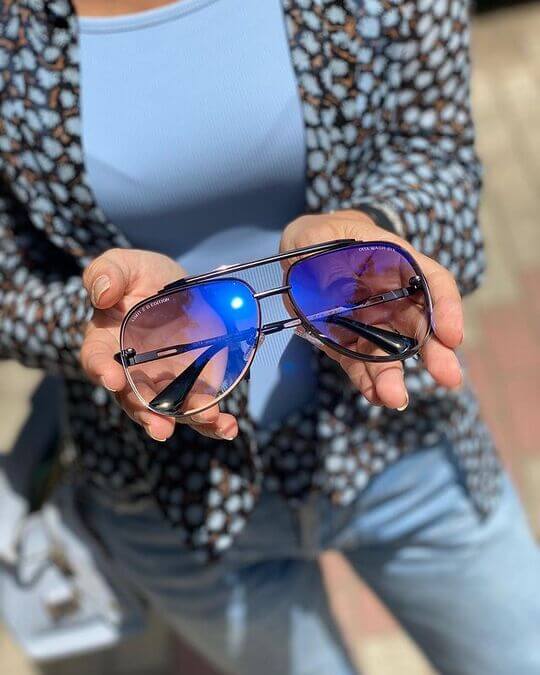Glasses-droplets