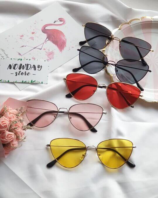 Eyeglass frame