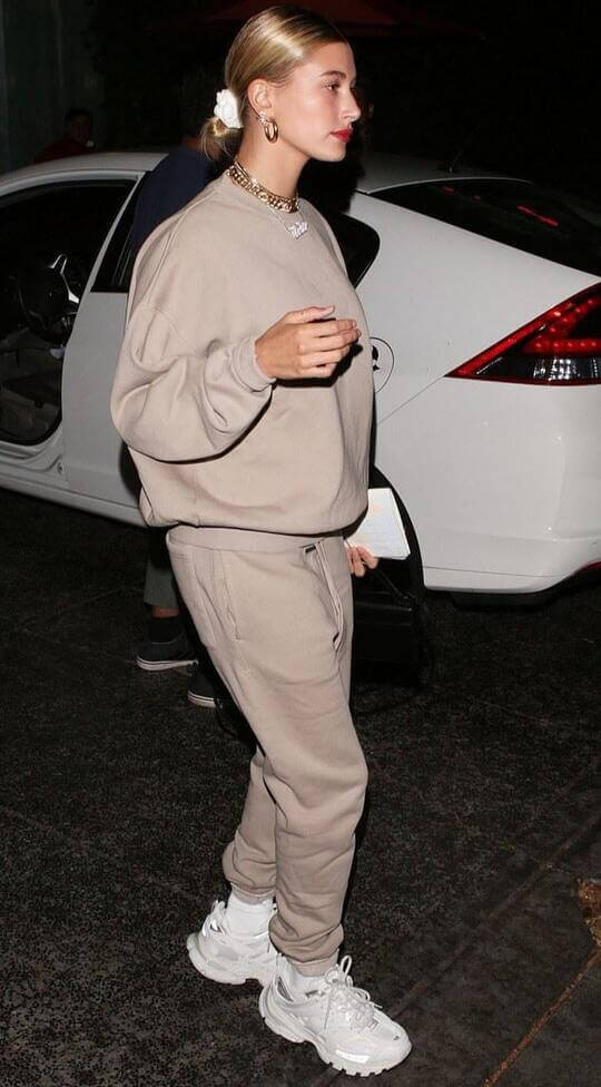 Hailey Bieber