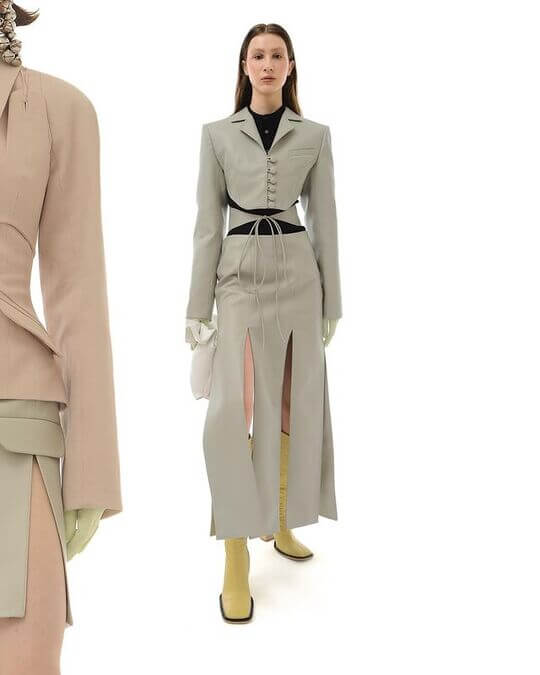 Skirt with low fit