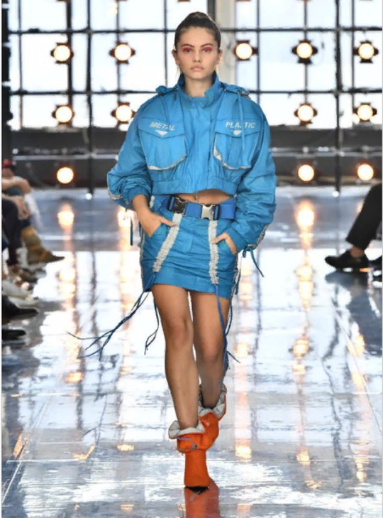 Shortened windbreaker