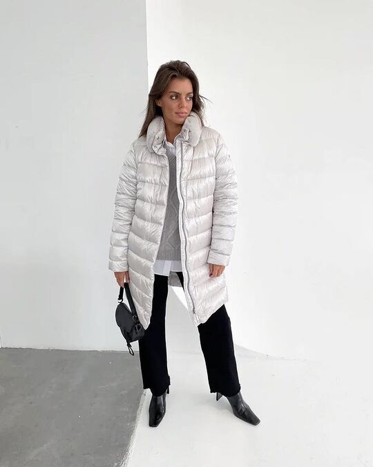 Down jacket of metallic color
