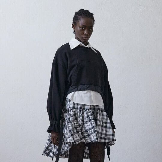 Asymmetry in the skirt