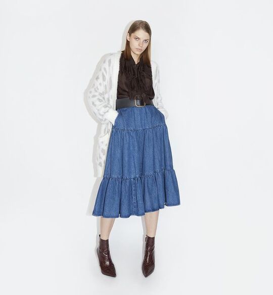 Jacket with elongated bottom