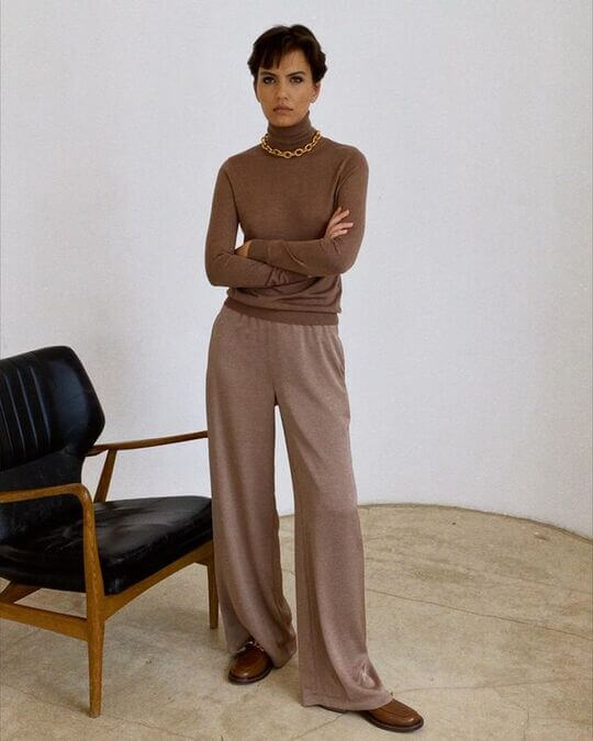 Tight-fitting jumper