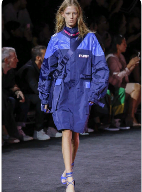 Elongated windbreaker