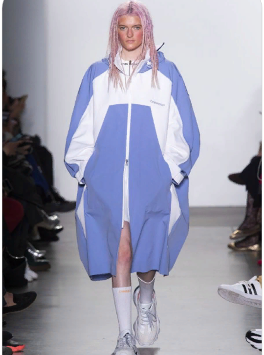 Elongated two-tone windbreaker