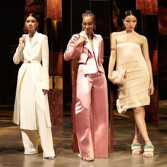 Light outfits