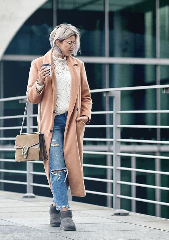 Jeans with holes