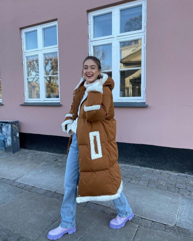 Down jacket with fur inserts