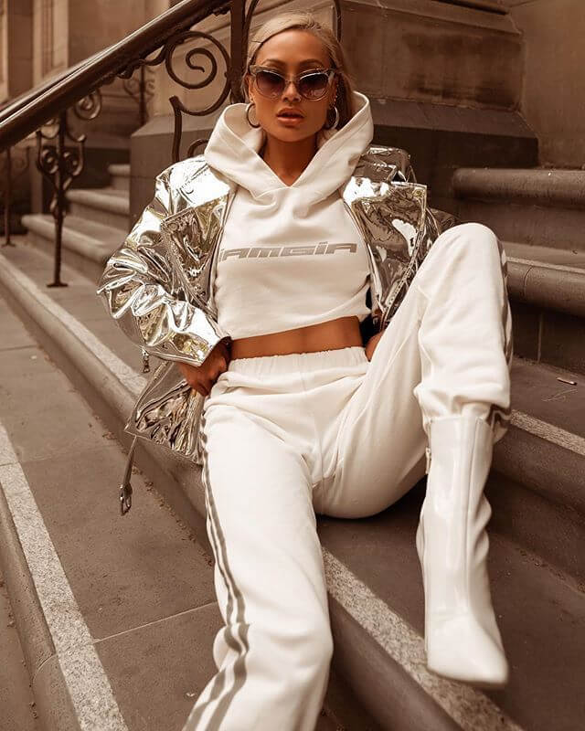 Tracksuit with boots