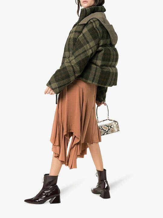 Asymmetrical skirt