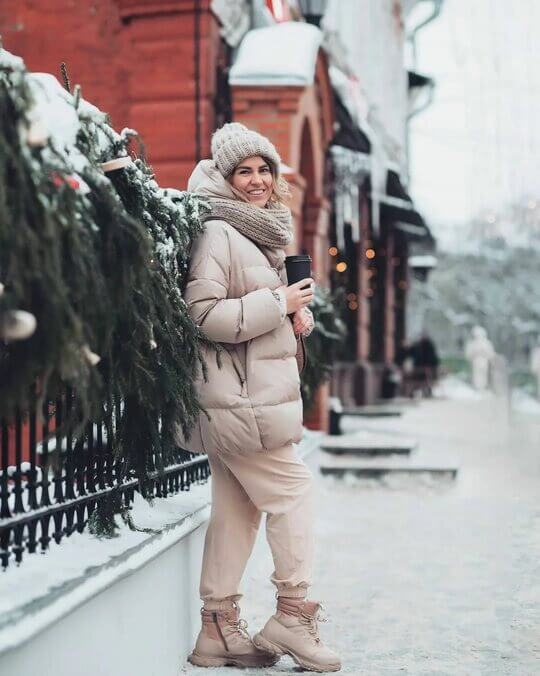 Down jacket with boots