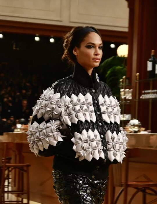 Chanel three-dimensional sewing