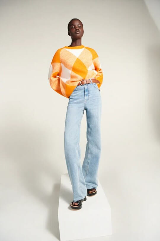 Jumper in jeans