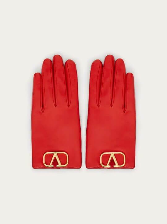 Red gloves with decoration