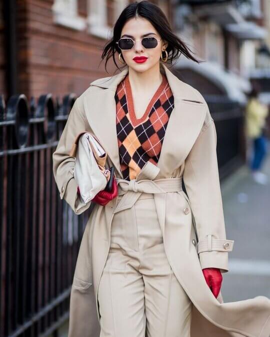 Bright gloves