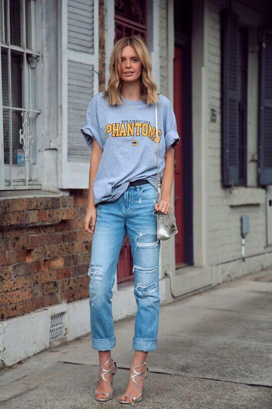 T-shirt in jeans