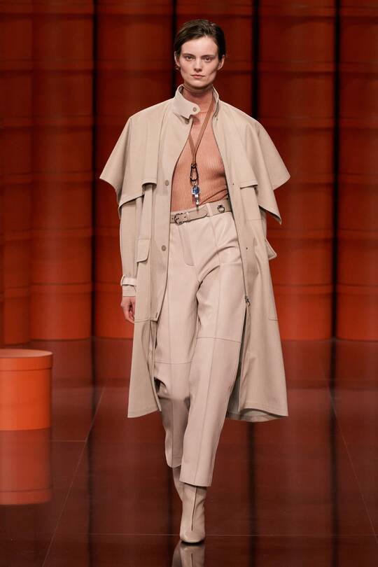 Trousers with belt