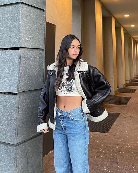 Jeans with a mixed width