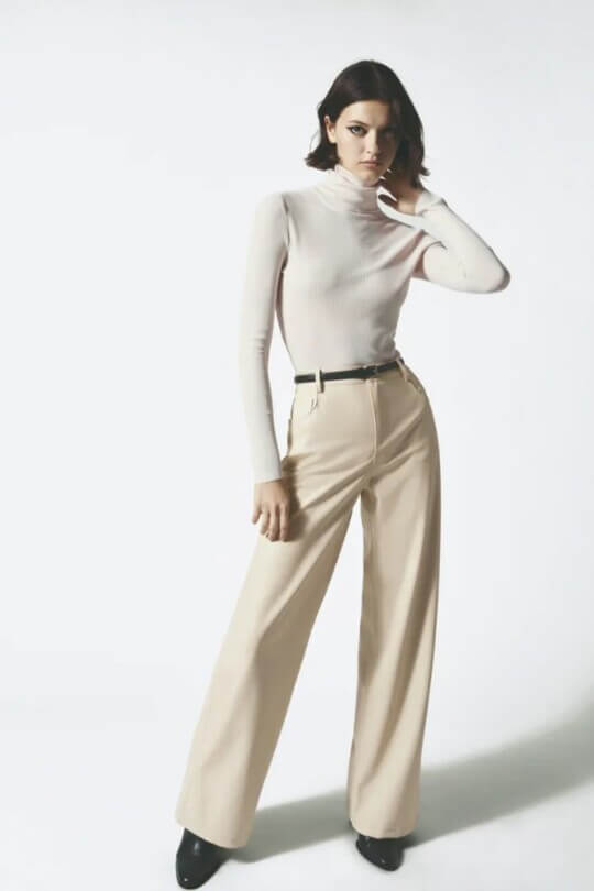 Trousers with turtleneck
