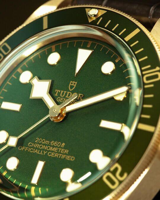 Fashionable green watch