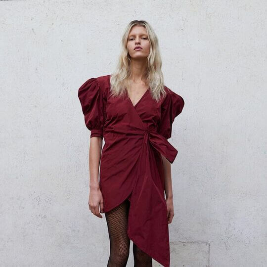 Burgundy dress with a scent