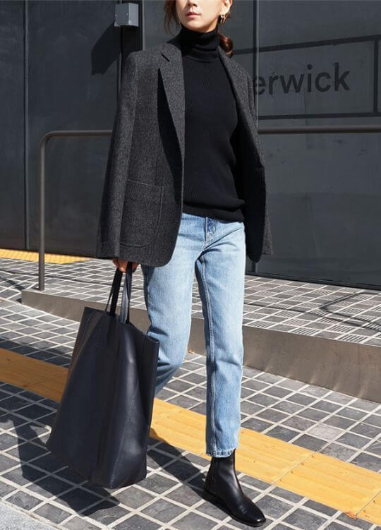 Bow with turtleneck