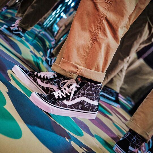 Sneakers with pattern