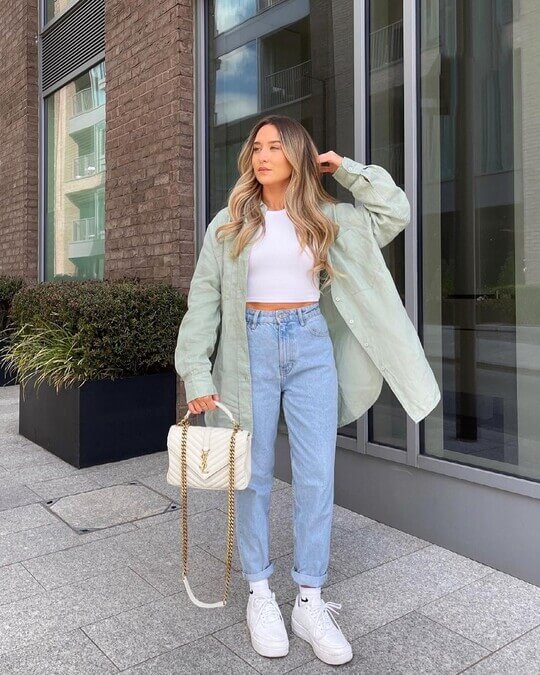 Jeans with sneakers