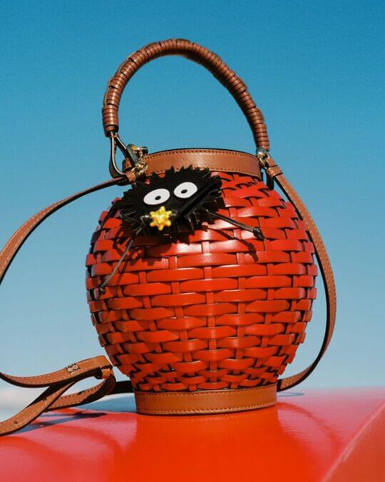 Wicker bucket bag