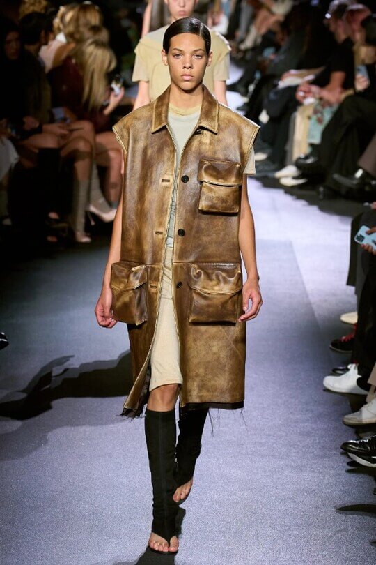 Patch pockets - a trend in clothing 2023