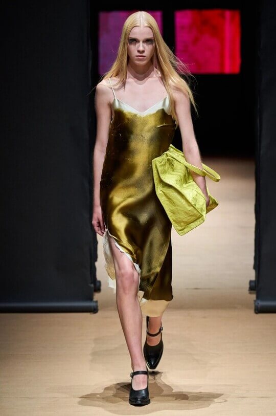 Lingerie style - a trend in clothes for spring-summer 2023