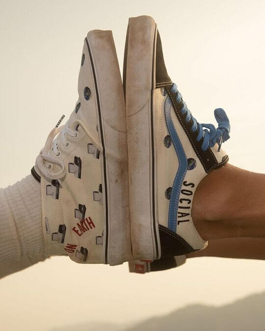 Models sneakers