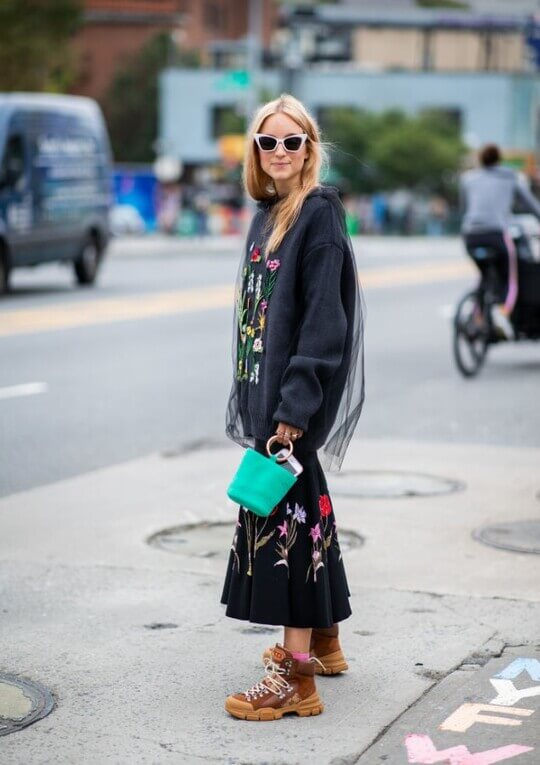 Bright mini bucket bag