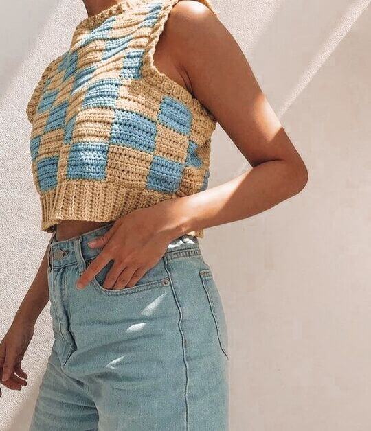 Vest with an interesting print