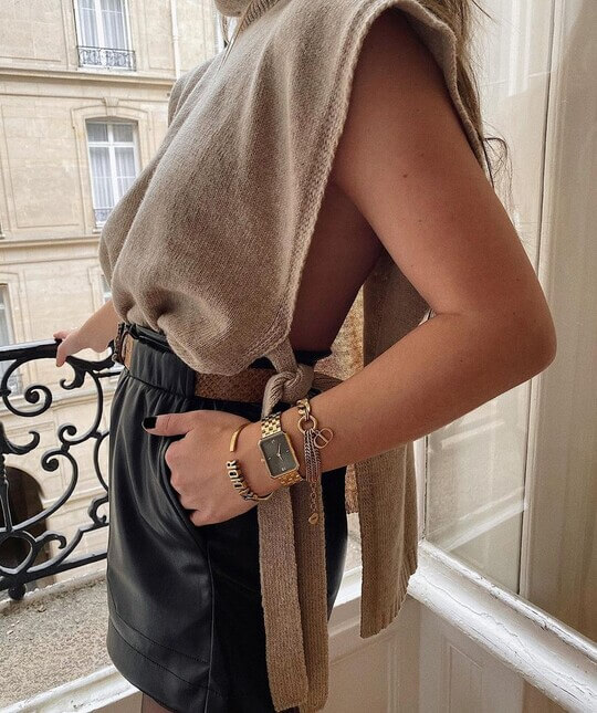 Vest with ties