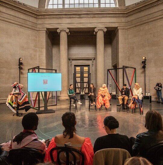 A discussion about fashion